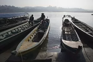 Boats at border crossing to Huay Xai in Laos, Chiang Kong, Thailand, Southeast Asia, Asia