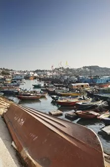 Boats in Cheung Chau Bay, Cheung Chau, Hong Kong, China, Asia