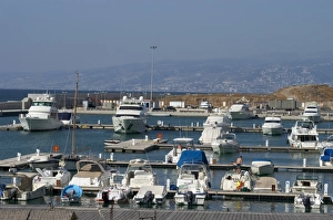 Images Dated 21st January 2000: Boats in the harbour area