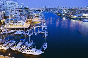 Images Dated 15th April 2009: Boats moored on the waterfront in False Creek Harbour, Vancouver, British Columbia