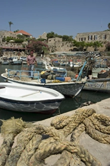 Images Dated 21st January 2000: Boats in old port harbour