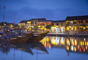 Boats on Thu Bon River at dusk, Hoi An, UNESCO World Heritage Site, Quang Nam, Vietnam, Indochina, Southeast Asia, Asia