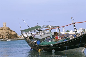 Dhow Prints: Boatyard, town of Sour (Sur)