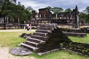 Polonnaruwa Prints: Bodhisattva Shrine and Vatadage (Circular Relic House) in Polonnaruwa Quadrangle