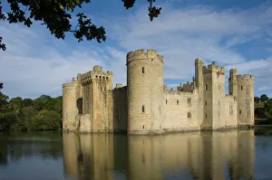Images Dated 4th September 2009: Bodiam Castle. East Sussex, England, United Kingdom, Europe