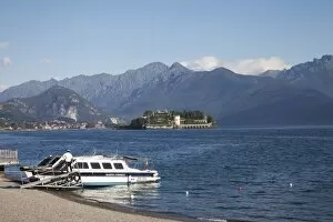 Images Dated 28th August 2010: The Borromeo Islands, Stresa, Lake Maggiore, Italian Lakes, Piedmont, Italy, Europe