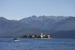 Images Dated 28th August 2010: The Borromeo Islands, Stresa, Lake Maggiore, Italian Lakes, Piedmont, Italy, Europe