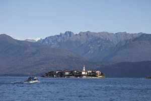 Images Dated 28th August 2010: The Borromeo Islands, Stresa, Lake Maggiore, Italian Lakes, Piedmont, Italy, Europe