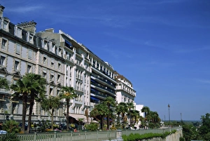 Boulevard des Pyrenees, Pau, Bearn, Aquitaine, France, Europe