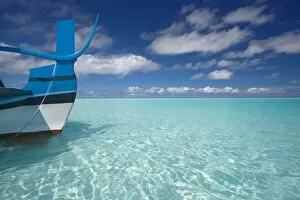 Bow of boat in shallow water, Maldives, Indian Ocean, Asia