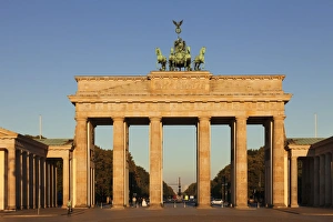 Brandenburg Gate (Brandenburger Tor) at sunrise, Quadriga, Berlin Mitte, Berlin, Germany