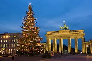 Vacationing Collection: Brandenburg gate at Christmas time, Berlin, Germany, Europe