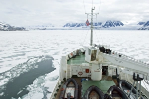 Images Dated 16th June 2005: Breaking ice in Leifdefjord, Svalbard Archipelago, Norway, Arctic, Scandinavia, Europe