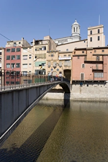 Images Dated 27th July 2007: Bridge, Cathedral and brightly painted houses on the