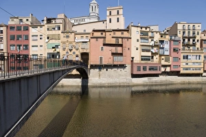 Images Dated 27th July 2007: Bridge, Cathedral and brightly painted houses on the
