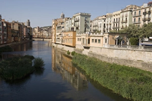 Images Dated 27th July 2007: Bridge, Cathedral and brightly painted houses on the