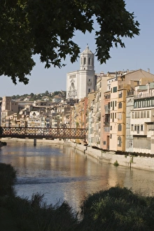 Images Dated 27th July 2007: Bridge, Cathedral and brightly painted houses on the