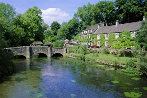 Bridge over the River Colne, Bibury, the Cotswolds, Oxfordshire, England, UK