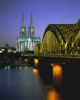 Images Dated 30th July 2008: Bridge over the River Rhine