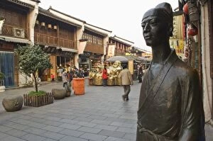 A bronze statue in Qinghefang Old Street in Wushan district of Hangzhou