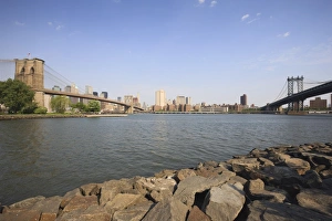Images Dated 23rd May 2009: Brooklyn Bridge and Manhattan Bridge spanning the East River, from Empire-Fulton Ferry State Park