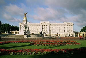 Manor Collection: Buckingham Palace, London, England, United Kingdom, Europe