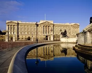 Buckingham Palace Collection: Buckingham Palace, London, England, UK