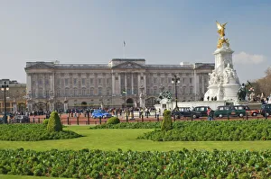 Buckingham Palace Prints: Buckingham Palace and Queen Victoria Monument, London, England, United Kingdom, Europe