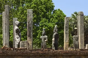 Medium Group Prints: Buddha and Bodhisattva statues