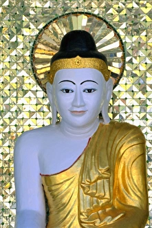 Buddha image, Shwedagon Paya (Shwe Dagon Pagoda), Yangon (Rangoon), Myanmar (Burma)