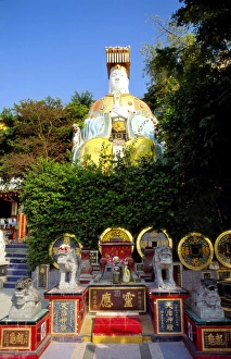 Images Dated 15th June 2007: Buddha Statue, Temple Garden, Repulse Bay, Hong Kong Island, Hong Kong
