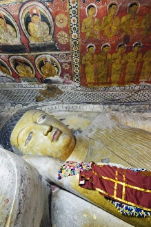 Dambulla Prints: Buddha statues in Cave 1, Cave Temples