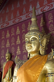 Luang Prabang Prints: Buddha statues in the main temple