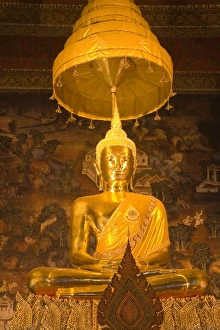 Images Dated 22nd December 2007: Buddha at Wat Pho Temple, Rattanakosin District, Bangkok, Thailand, Southeast Asia, Asia