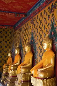 Buddhas at Wat Arun (Temple of the Dawn), Bangkok, Thailand, s outheas t As ia, As ia
