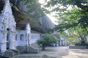 Sinelese Prints: The Buddhist cave temples at Dambulla