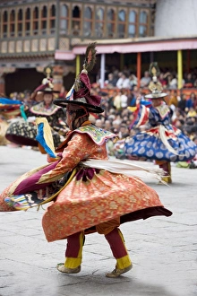 Buddhist festival (Tsechu), Trashi Chhoe Dzong, Thimphu, Bhutan, Asia