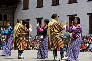 Buddhist festival (Tsechu), Trashi Chhoe Dzong, Thimphu, Bhutan, Asia