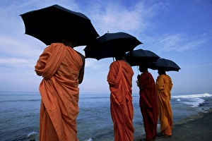 Sinelese Prints: Buddhist monks watching the Indian Ocean