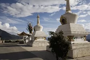 Images Dated 30th April 2008: Buddhist stupas en route to the Tibetan border, Deqin, Shangri-La region