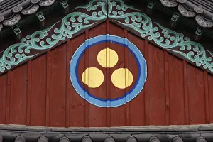 Seoul Prints: Buddhist symbol of one circle and the three jewels of Buddhism, the Buddha