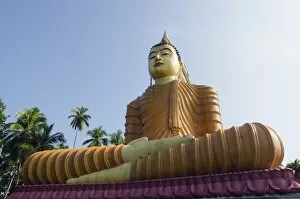 Images Dated 8th December 2011: Buddhist temple at Bentota, Southern Province, Sri Lanka, Asia