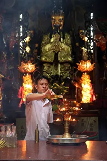 Incense Prints: Buddhist worshipper, Taoist temple, Jade Emperor pagoda (Chua Phuoc Hai)