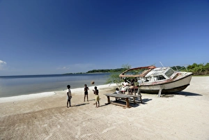 Images Dated 16th December 2007: Bugala Island, Lake Victoria, Uganda, East Africa, Africa