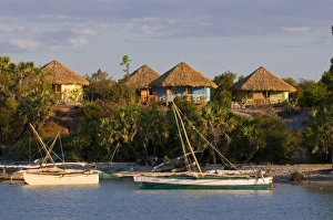 Images Dated 2nd September 2008: Bungalows and fishing boats at the Antsanitian Beach Resort, Mahajanga