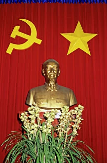 Head And Shoulders Gallery: Bust of Ho Chi Minh and Vietnamese socialist flag, Vietnam, Indochina, Southeast Asia, Asia