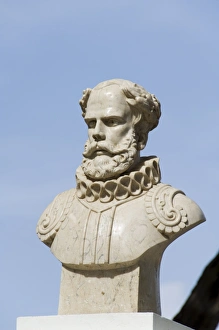 Bust of Lvziada in the Parca Nova, Mindelo, Sao Vicente, Cape Verde Islands, Africa
