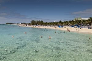 Grand Turk Collection: Busy beach and seashore with paddlers and snorkelers, cruise terminal, Grand Turk
