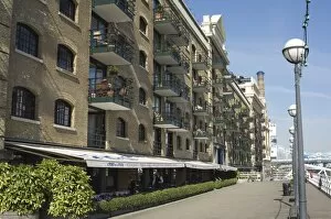 Images Dated 31st July 2007: Butlers Wharf on the South Bank, River Thames, London, England, United Kingdom