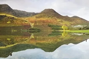 Images Dated 12th September 2008: Buttermere Lake, Lake District National Park, Cumbria, England, United Kingdom, Europe
